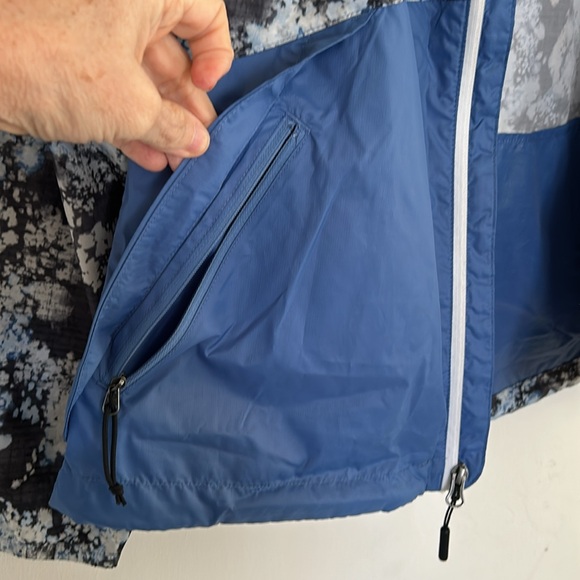 NWOT Northface Women's Flyweight Hoodie Windbreaker - Picture 5 of 10